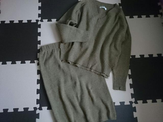 fifth☆Vネックニット&スカート セットアップ★美シルエット☆ベージュ系★ < 女性ファッション  fifth☆Vネックニット&スカート セットアップ★美シルエット☆ベージュ系★  < 女性ファッションの