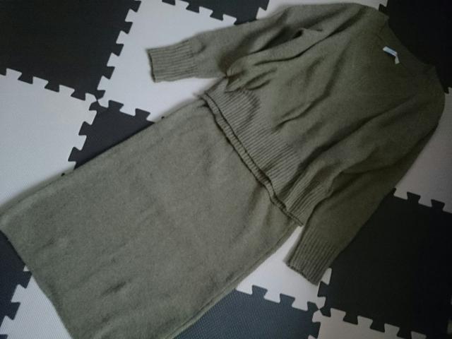 fifth☆Vネックニット&スカート セットアップ★美シルエット☆ベージュ系★ < 女性ファッション  fifth☆Vネックニット&スカート セットアップ★美シルエット☆ベージュ系★ < 女性ファッションの