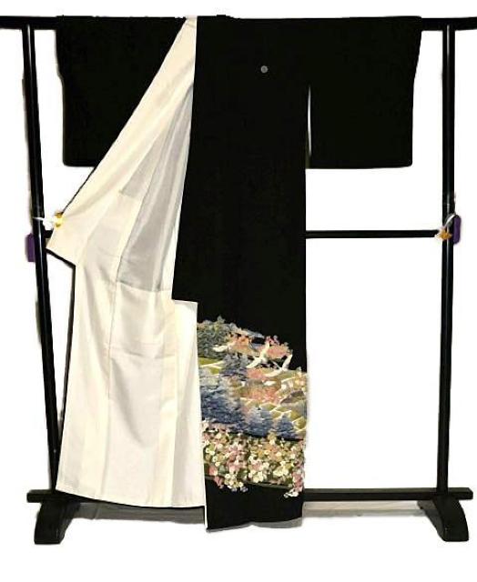 黒留袖 中古 最高峰 美品 本場加賀友禅作家 杉村典重 飛翔 鶴 風景 花柄 比翼 身丈161cm 裄67cm 結婚式 T3607 < 女性ファッション 黒留袖 中古 最高峰 美品 本場加賀友禅作家 杉村典重 飛翔 鶴 風景 花柄 比翼 身丈161cm 裄67cm 結婚式 T3607 < 女性ファッションの