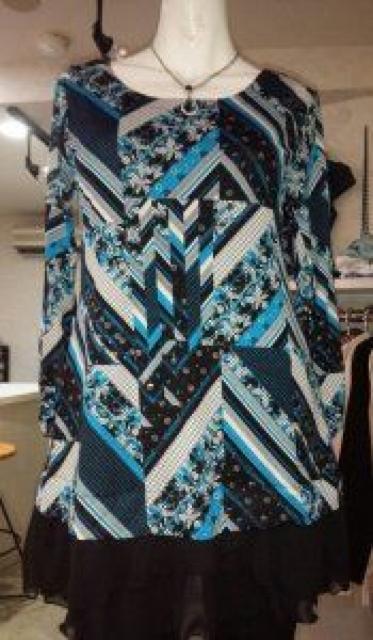 ブルー黒長袖チュニックストレッチカットソー白花裾シフォンS〜M < 女性ファッション  ブルー黒長袖チュニックストレッチカットソー白花裾シフォンS〜M  < 女性ファッションの