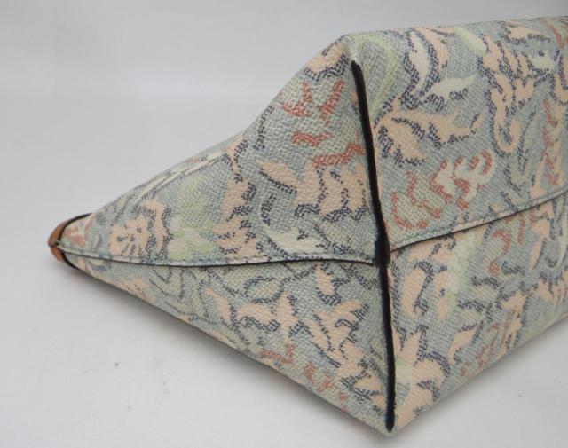 TORY BURCH トリーバーチ PVC×レザー ボタニカル柄ポーチ<USED>【送料無料】 < ブランド TORY BURCH トリーバーチ PVC×レザー ボタニカル柄ポーチ<USED>【送料無料】 < ブランドの