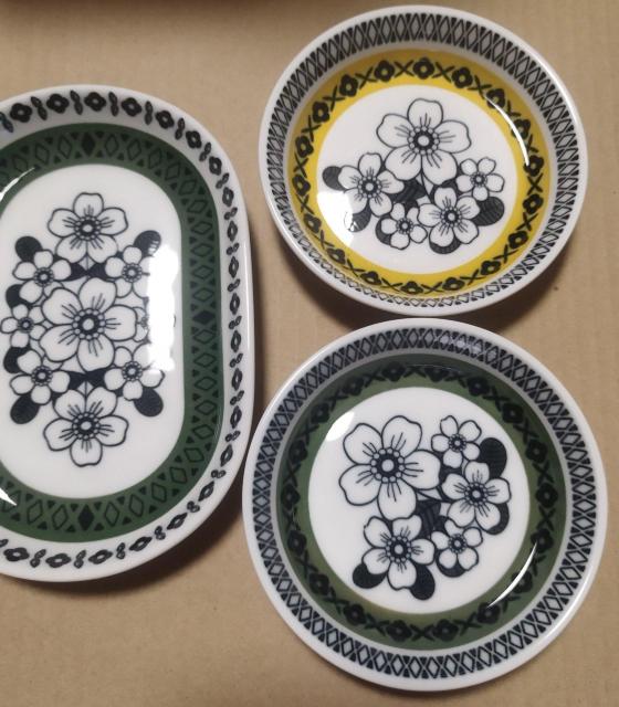 レトロ 北欧調 花柄オーバルプレート 小皿 豆皿 昭和レトロ風 < インテリア/ライフ  レトロ 北欧調 花柄オーバルプレート 小皿 豆皿 昭和レトロ風 < インテリア/ライフの