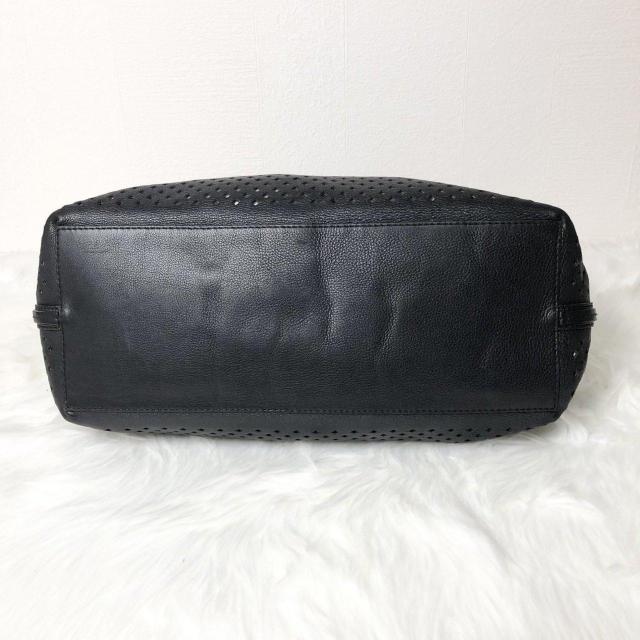 【美品】BALLY バリー ハンドバッグ トートバッグ A4収納可能 パンチングレザー 本革 ブラック < ブランド 【美品】BALLY バリー ハンドバッグ トートバッグ A4収納可能 パンチングレザー 本革 ブラック < ブランドの