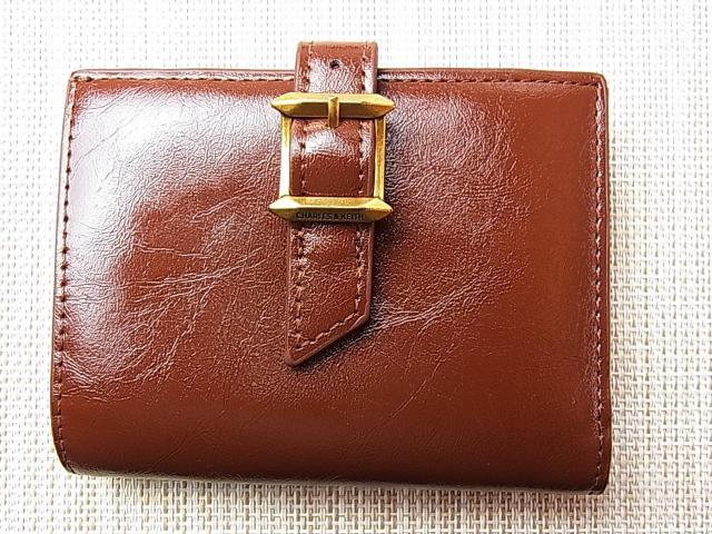 【正規美品】CHARLES & KEITHチャールズ&キース コンパクト 二つ折り財布 ブラウン < ブランド 【正規美品】CHARLES & KEITHチャールズ&キース コンパクト 二つ折り財布 ブラウン < ブランドの