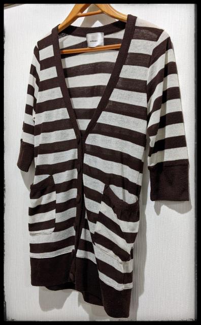★ventviolet★ヴァンヴィオレ★カーディガン★白茶ボーダー★七分袖★Mサイズ★春先から秋口までに★まとめ買い歓迎★ < 女性ファッション  ★ventviolet★ヴァンヴィオレ★カーディガン★白茶ボーダー★七分袖★Mサイズ★春先から秋口までに★まとめ買い歓迎★ < 女性ファッションの