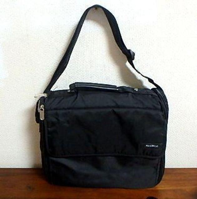 ◆resmed レスメド ショルダーバッグ 中古美品 < 男性ファッション  ◆resmed レスメド ショルダーバッグ 中古美品  < 男性ファッションの