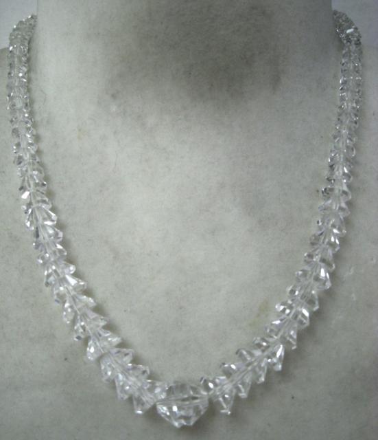 極美品 シルバークラスプ 水晶クオーツ ネックレス グラデーション約4〜10mm < 女性アクセサリー/時計  極美品 シルバークラスプ 水晶クオーツ ネックレス グラデーション約4〜10mm  < 女性アクセサリー/時計の