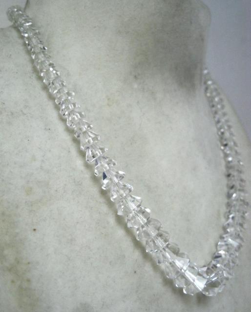 極美品 シルバークラスプ 水晶クオーツ ネックレス グラデーション約4〜10mm < 女性アクセサリー/時計  極美品 シルバークラスプ 水晶クオーツ ネックレス グラデーション約4〜10mm < 女性アクセサリー/時計の
