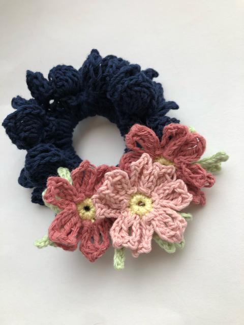 ハンドメイド シュシュ コスモスいっぱい♪ ガーリー ナチュラル < 女性ファッション  ハンドメイド シュシュ コスモスいっぱい♪ ガーリー ナチュラル < 女性ファッションの