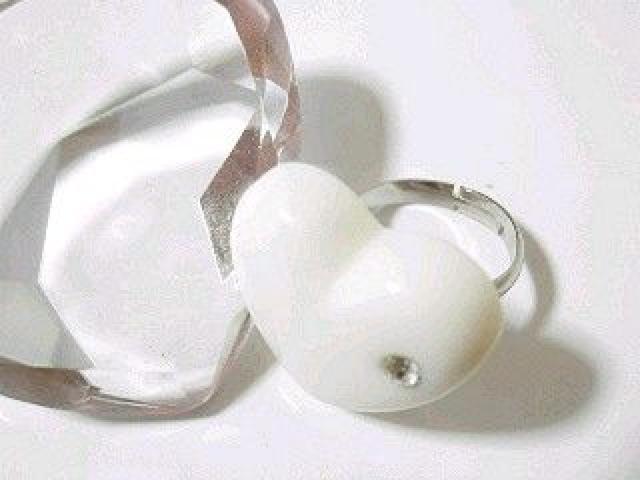 激カワ♪キラキララインストーン ぷっくりハート リング指輪 ホワイト < 女性アクセサリー/時計 激カワ♪キラキララインストーン ぷっくりハート リング指輪 ホワイト < 女性アクセサリー/時計の