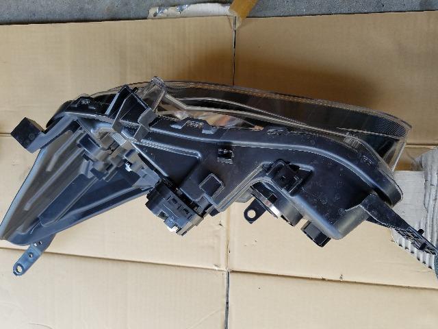 ☆インプレッサ G4 右側ヘッドライト GK6   2.0 i-L  Used品 < 自動車/バイク ☆インプレッサ G4 右側ヘッドライト GK6   2.0 i-L  Used品 < 自動車/バイク