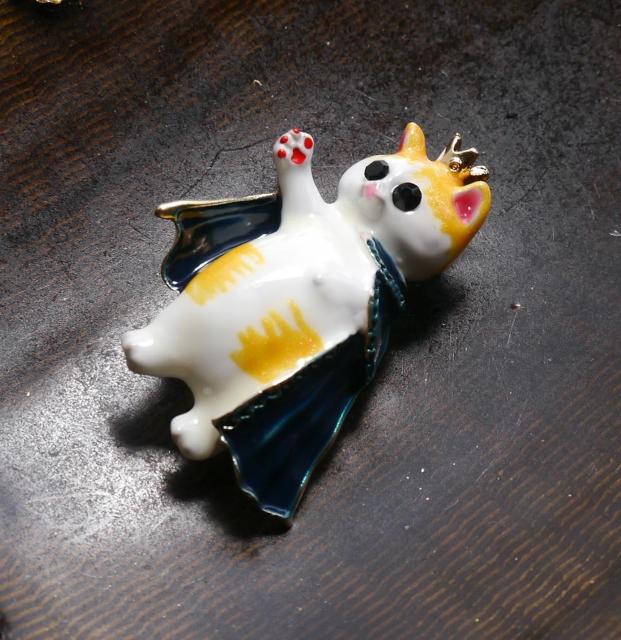 新品アンティーク調かわいいネコ猫の王様ブローチ  クラシック ヴィンテージ風 ヴィクトリアン ゴシック < 女性アクセサリー/時計  新品アンティーク調かわいいネコ猫の王様ブローチ  クラシック ヴィンテージ風 ヴィクトリアン ゴシック < 女性アクセサリー/時計の