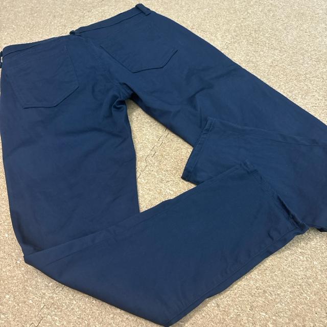 美品 Lサイズ 長ズボン ストレッチスキニーパンツ ネイビー < 男性ファッション  美品 Lサイズ 長ズボン ストレッチスキニーパンツ ネイビー < 男性ファッションの