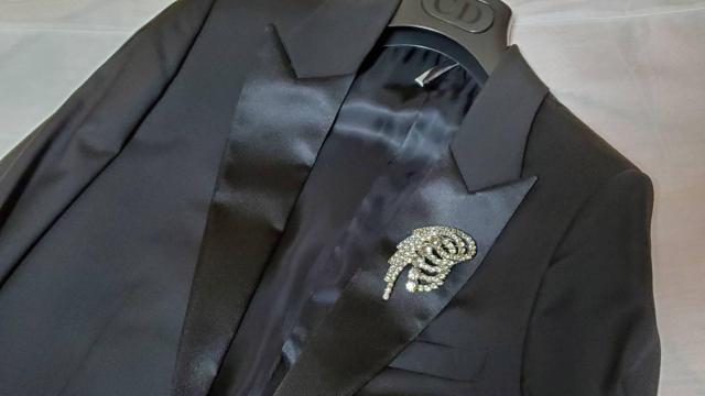 正規レア ドルチェ&ガッバーナ ラグジュアリー 5連ラインアート ビジュークリスタルブローチ L < ブランド  正規レア ドルチェ&ガッバーナ ラグジュアリー 5連ラインアート ビジュークリスタルブローチ L < ブランドの