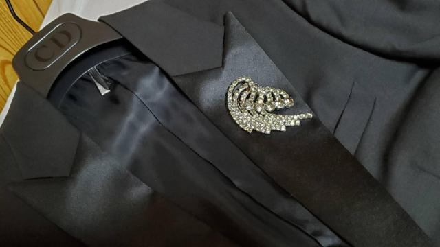 正規レア ドルチェ&ガッバーナ ラグジュアリー 5連ラインアート ビジュークリスタルブローチ L < ブランド  正規レア ドルチェ&ガッバーナ ラグジュアリー 5連ラインアート ビジュークリスタルブローチ L < ブランドの