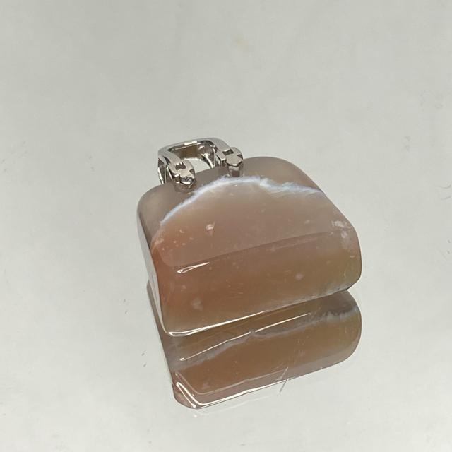 《No.241》天然石桜瑪瑙 鞄型ペンダントトップ ネックレスチェーン付き < 女性アクセサリー/時計  《No.241》天然石桜瑪瑙 鞄型ペンダントトップ ネックレスチェーン付き < 女性アクセサリー/時計の