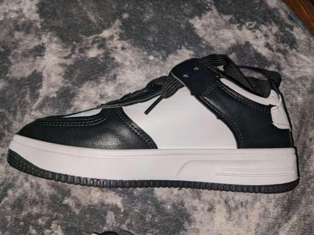 新品 23cm スニーカー ローカット レディース 靴 シューズ ブラック < 女性ファッション  新品 23cm スニーカー ローカット レディース 靴 シューズ ブラック < 女性ファッションの