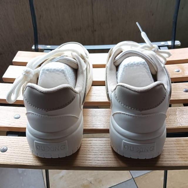 新品 23cm レディース スニーカー ホワイト シューズ 靴 ローカット < 女性ファッション  新品 23cm レディース スニーカー ホワイト シューズ 靴 ローカット < 女性ファッションの