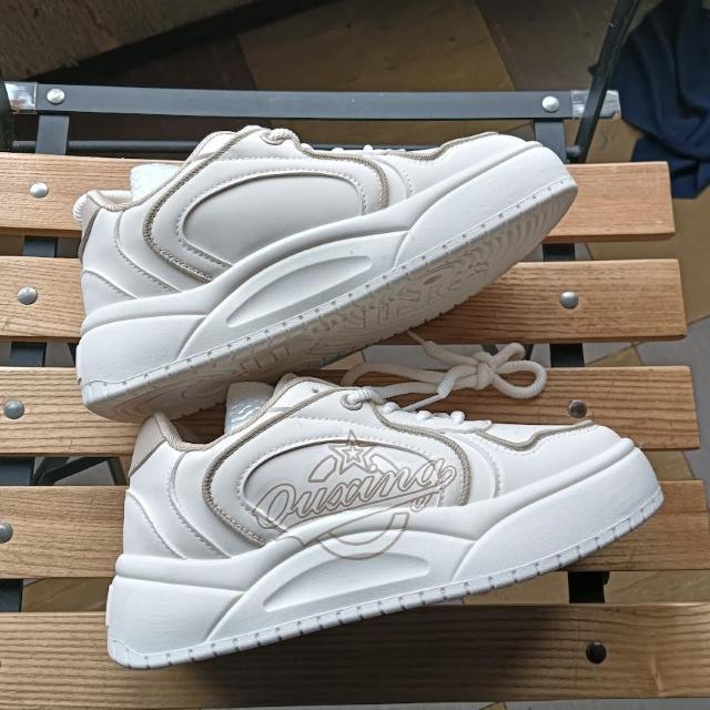 新品 23cm レディース スニーカー ホワイト シューズ 靴 ローカット < 女性ファッション  新品 23cm レディース スニーカー ホワイト シューズ 靴 ローカット < 女性ファッションの