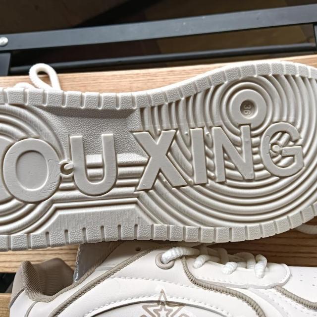 新品 23cm レディース スニーカー ホワイト シューズ 靴 ローカット < 女性ファッション  新品 23cm レディース スニーカー ホワイト シューズ 靴 ローカット < 女性ファッションの