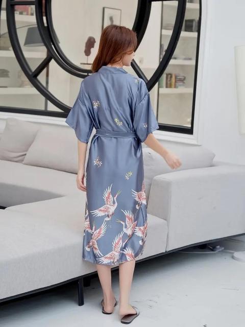 爆ヤス価格1190円★女性用シルク調パジャマ&ローブセット、ゆったりサイズ、夏の涼しげ 日本サイズM グレー < 女性ファッション  爆ヤス価格1190円★女性用シルク調パジャマ&ローブセット、ゆったりサイズ、夏の涼しげ 日本サイズM グレー < 女性ファッションの
