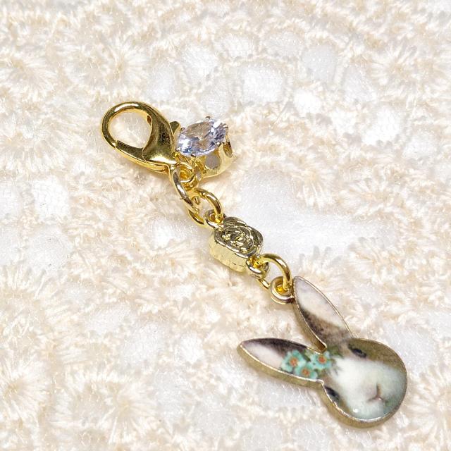 ハンドメイド☆ファスナーチャーム☆うさぎ☆お耳にお花 < 女性ファッション  ハンドメイド☆ファスナーチャーム☆うさぎ☆お耳にお花  < 女性ファッションの