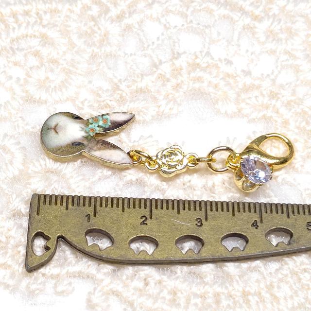 ハンドメイド☆ファスナーチャーム☆うさぎ☆お耳にお花 < 女性ファッション  ハンドメイド☆ファスナーチャーム☆うさぎ☆お耳にお花 < 女性ファッションの