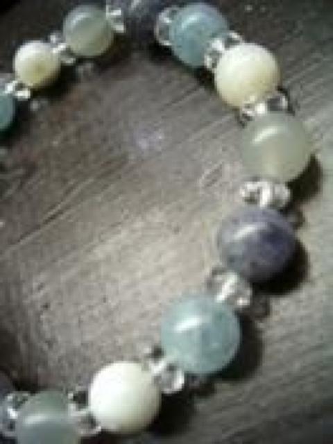 アクアマリンxアイオライトxムーンストーンxマザーオブパール < 女性アクセサリー/時計 アクアマリンxアイオライトxムーンストーンxマザーオブパール < 女性アクセサリー/時計の