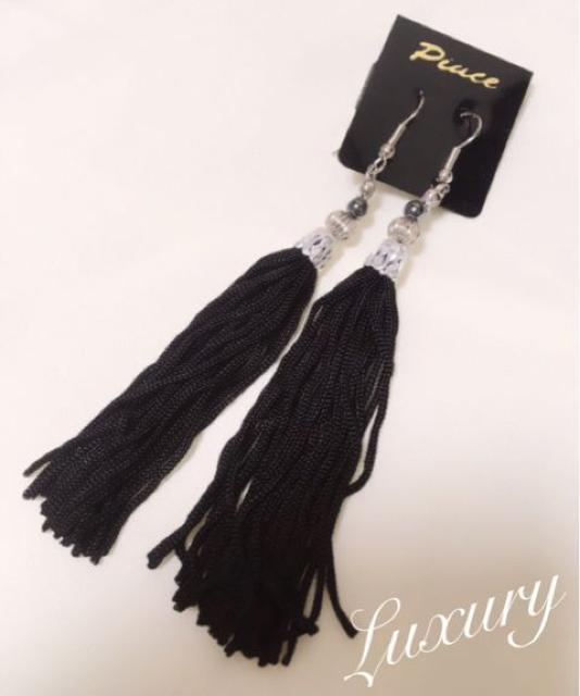 Luxury●揺れるタッセルビジューピアス●黒ブラック < 女性アクセサリー/時計 Luxury●揺れるタッセルビジューピアス●黒ブラック < 女性アクセサリー/時計の