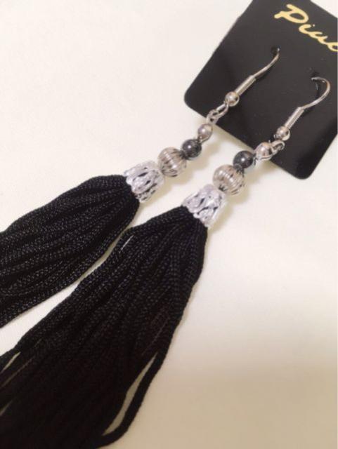 Luxury●揺れるタッセルビジューピアス●黒ブラック < 女性アクセサリー/時計 Luxury●揺れるタッセルビジューピアス●黒ブラック < 女性アクセサリー/時計の