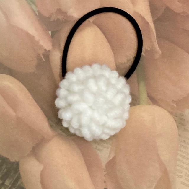 ハンドメイド♪かぎ針編み 毛糸で編んだコロンと丸いヘアゴム < 女性ファッション  ハンドメイド♪かぎ針編み 毛糸で編んだコロンと丸いヘアゴム  < 女性ファッションの