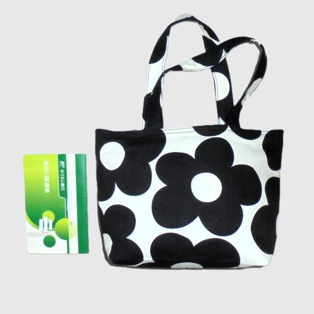 ◆ちょっと持ちお散歩ミニバッグ◆北欧◆黒い花×白地◆外ポケ@ < 女性ファッション ◆ちょっと持ちお散歩ミニバッグ◆北欧◆黒い花×白地◆外ポケ@ < 女性ファッションの