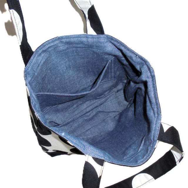 ◆ちょっと持ちお散歩ミニバッグ◆北欧◆黒い花×白地◆外ポケ@ < 女性ファッション ◆ちょっと持ちお散歩ミニバッグ◆北欧◆黒い花×白地◆外ポケ@ < 女性ファッションの