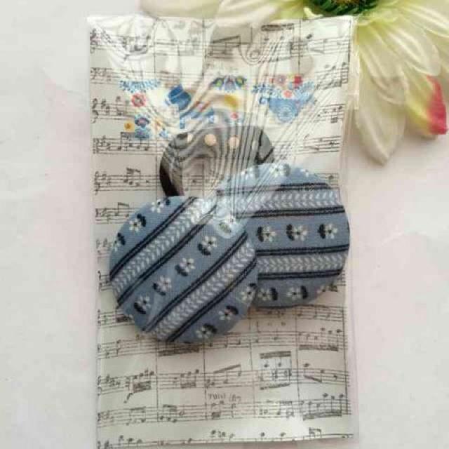 ハンドメイド ヘアゴム 特大 くるみボタン ツイン 森ガール 青 < 女性ファッション  ハンドメイド ヘアゴム 特大 くるみボタン ツイン 森ガール 青 < 女性ファッションの