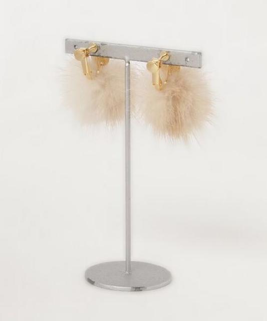 定価2,090円●ふわふわ ミンクファー【新品】ミンクファーイヤリング●dazzlinダズリン●ブルーグリーン緑青×ゴールド < ブランド 定価2,090円●ふわふわ ミンクファー【新品】ミンクファーイヤリング●dazzlinダズリン●ブルーグリーン緑青×ゴールド < ブランドの