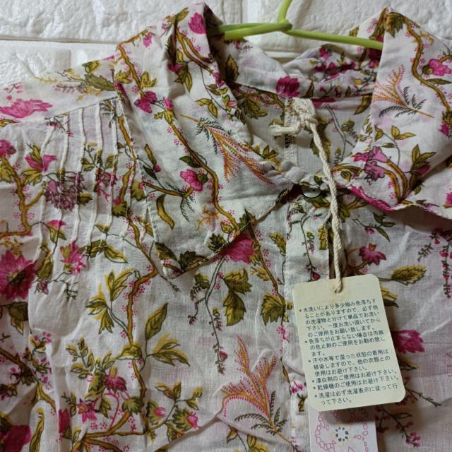 ZAKANAKA★新品★薄手花柄長袖シャツ/白/M < 女性ファッション  ZAKANAKA★新品★薄手花柄長袖シャツ/白/M < 女性ファッションの