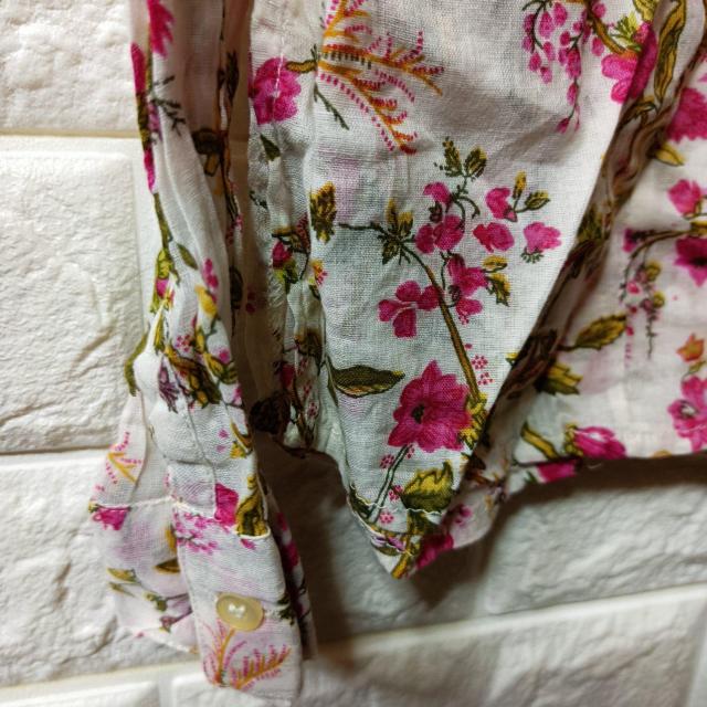 ZAKANAKA★新品★薄手花柄長袖シャツ/白/M < 女性ファッション  ZAKANAKA★新品★薄手花柄長袖シャツ/白/M < 女性ファッションの