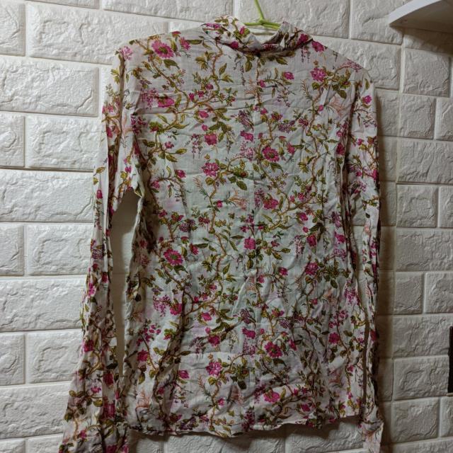 ZAKANAKA★新品★薄手花柄長袖シャツ/白/M < 女性ファッション  ZAKANAKA★新品★薄手花柄長袖シャツ/白/M < 女性ファッションの
