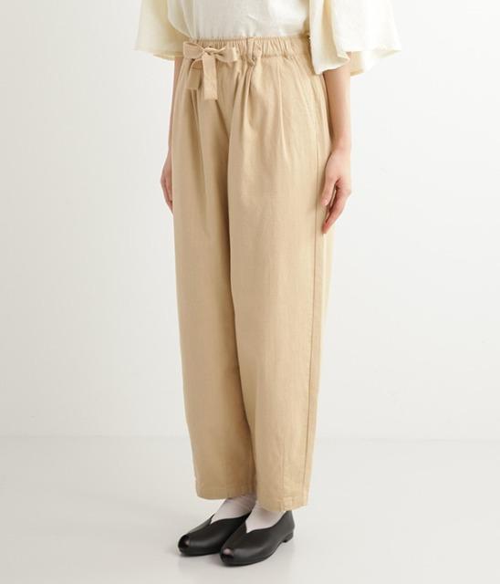 *BLUCIELO* ストレッチピケ サーカスパンツ 新品 ベージュ < 女性ファッション *BLUCIELO* ストレッチピケ サーカスパンツ 新品 ベージュ < 女性ファッションの