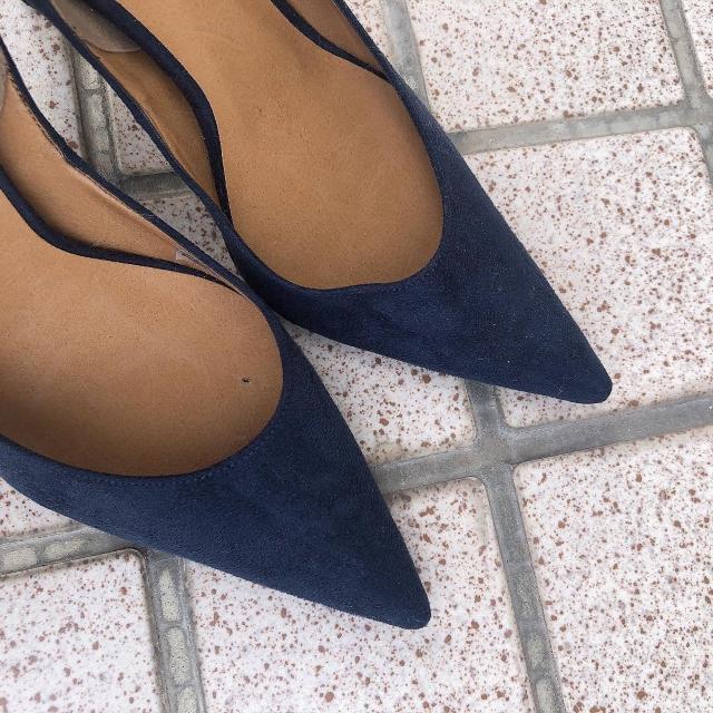 ◆R&E/アール&イー◆定番ポインテッドパンプス★ネイビー22.5cm*8.5cmヒール美品♪ギャル < ブランド ◆R&E/アール&イー◆定番ポインテッドパンプス★ネイビー22.5cm*8.5cmヒール美品♪ギャル < ブランドの