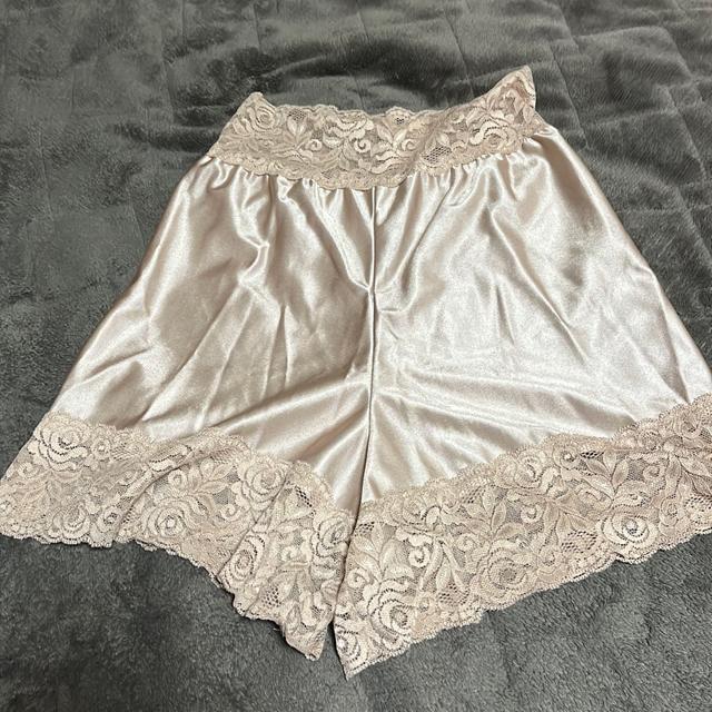 ☆☆☆タンス整理品 衣類 おまとめOK ホームクリーニング済み 花柄たっぷり フレアパンツ ゴールド Sサイズ < 女性ファッション  ☆☆☆タンス整理品 衣類 おまとめOK ホームクリーニング済み 花柄たっぷり フレアパンツ ゴールド Sサイズ  < 女性ファッションの