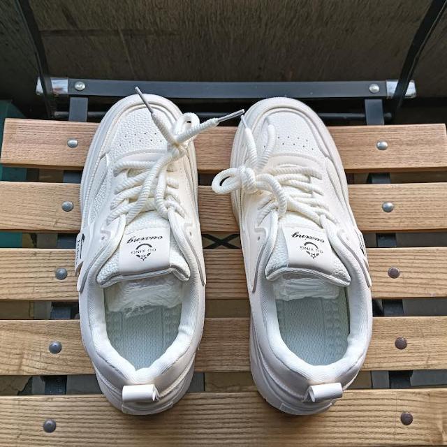 新品 25cm レディース スニーカー ホワイト シューズ 靴 厚底 < 女性ファッション  新品 25cm レディース スニーカー ホワイト シューズ 靴 厚底 < 女性ファッションの