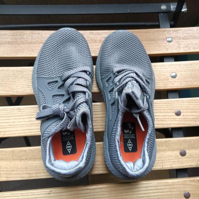 新品 20cm スニーカー グレー 子供靴 キッズ 靴 シューズ ローカット < キッズ/ベビー  新品 20cm スニーカー グレー 子供靴 キッズ 靴 シューズ ローカット < キッズ/ベビーの