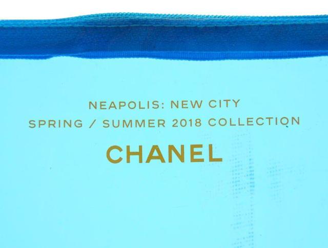 シャネル クリアポーチ 透明バッグ ネオポリス 春夏コレクション ビニール ブルー  SS2018 CHANEL【鑑定済】 < ブランド  シャネル クリアポーチ 透明バッグ ネオポリス 春夏コレクション ビニール ブルー  SS2018 CHANEL【鑑定済】 < ブランドの