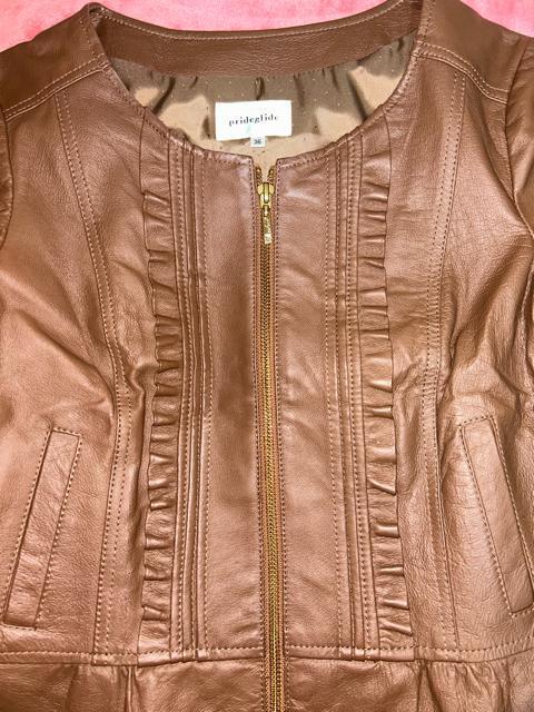 prideglide プライドグライド 本革 ブラウン ノーカラー フリル レザージャケット 美品 < ブランド prideglide プライドグライド 本革 ブラウン ノーカラー フリル レザージャケット 美品 < ブランドの