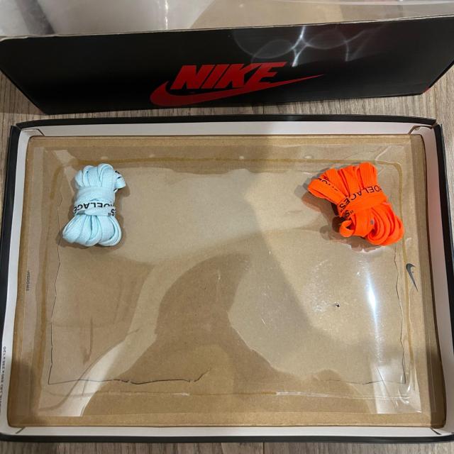 OFF-WHITE × NIKE AIR JORDAN 1 オフホワイト × ナイキ エアジョーダン1 スニーカー < ブランド OFF-WHITE × NIKE AIR JORDAN 1 オフホワイト × ナイキ エアジョーダン1 スニーカー < ブランドの