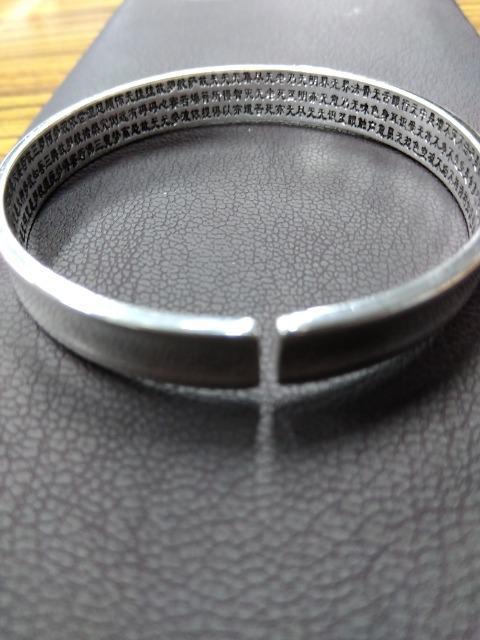 �V�i�A���g�p�i�@�Ńu���X�@�t���[�T�C�Y �� �j���A�N�Z�T���[/���v�� 