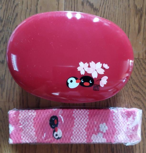 ピングー 和風柄 お弁当箱 箸 箸袋付き 中蓋付き 仕切り上蓋付き 400ml < インテリア/ライフ  ピングー 和風柄 お弁当箱 箸 箸袋付き 中蓋付き 仕切り上蓋付き 400ml  < インテリア/ライフの