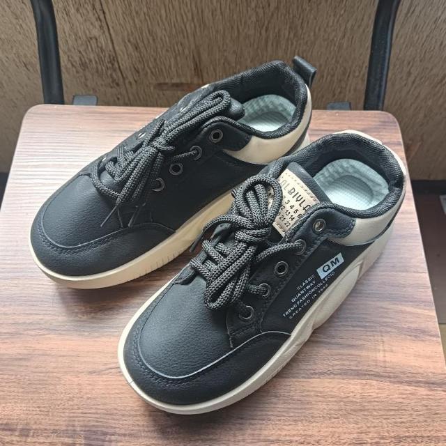 新品 22.5cm レディース スニーカー ブラック シューズ 靴 カジュアル < 女性ファッション  新品 22.5cm レディース スニーカー ブラック シューズ 靴 カジュアル  < 女性ファッションの