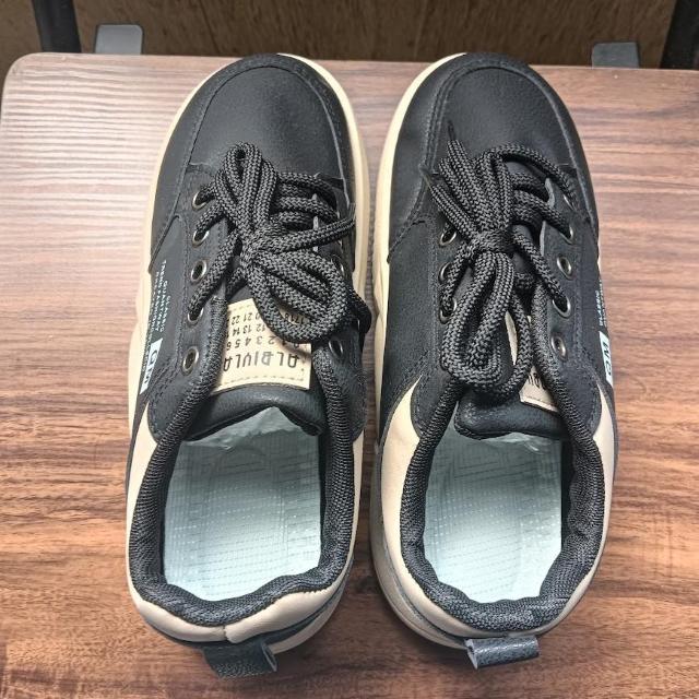 新品 22.5cm レディース スニーカー ブラック シューズ 靴 カジュアル < 女性ファッション  新品 22.5cm レディース スニーカー ブラック シューズ 靴 カジュアル < 女性ファッションの